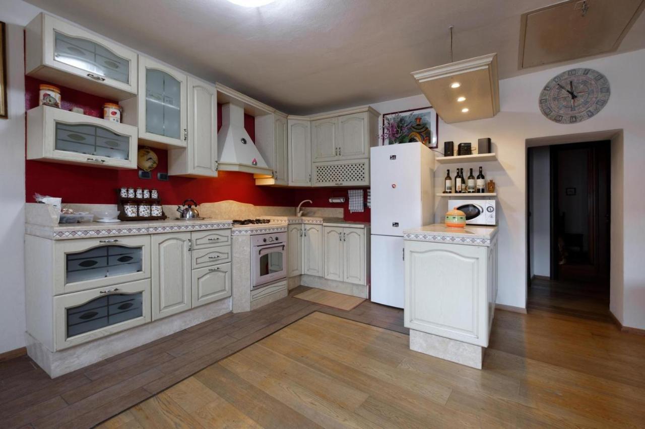 Casa Nel Corso Apartment Питиляно Екстериор снимка