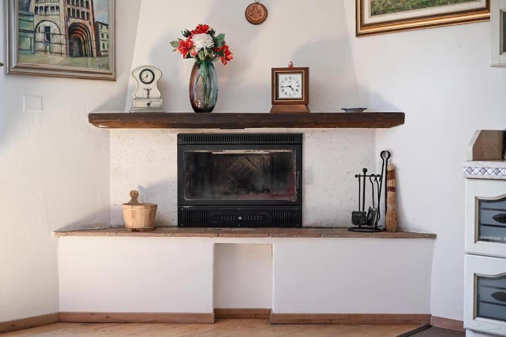Casa Nel Corso Apartment Питиляно Екстериор снимка