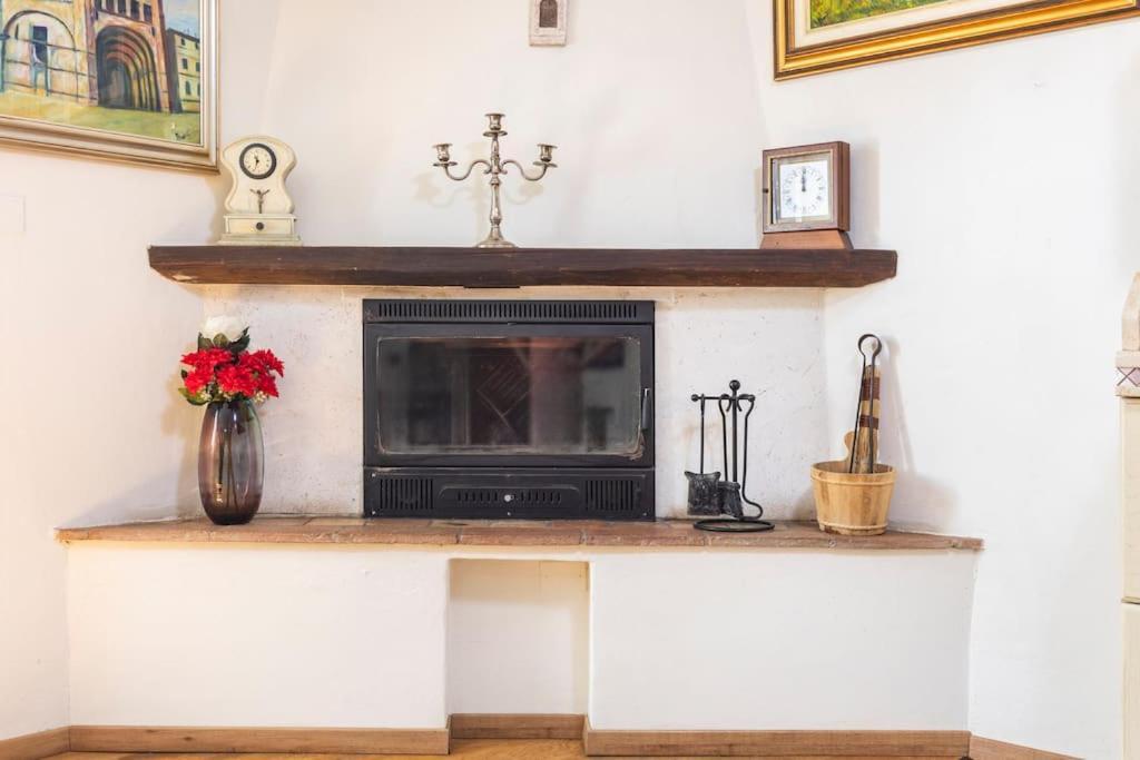Casa Nel Corso Apartment Питиляно Екстериор снимка